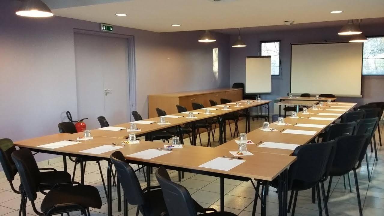 Ibis Budget Chilly-Mazarin Les Champarts Exterior foto